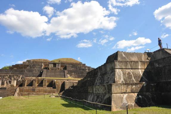 Visitando o sítio arqueológico maya de Tazumal, em El Salvador